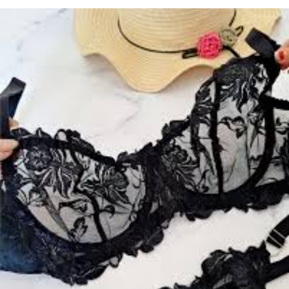 NWT Lynaire Embroidered Balconette Size 38C